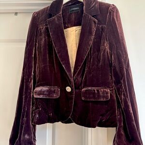 JAK & RAE Velvet blazer. Timeless luxury piece.